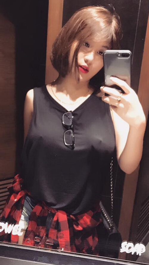 爱游戏体育平台-勇士库里手感火热引爆主场，库里状态神勇引领球队,勇士队走回正轨