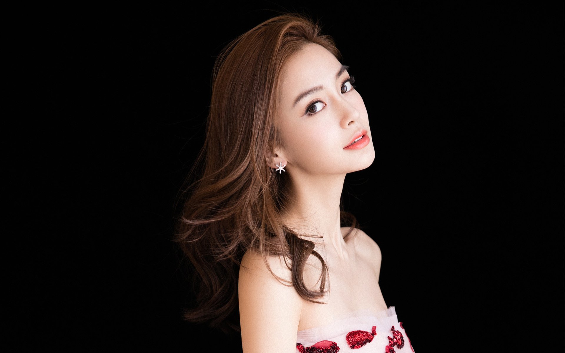 爱游戏官方网站-女足世界杯出征仪式隆重举行，女足世界杯扩军